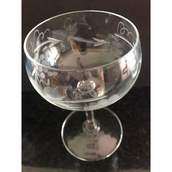 1960's Total Of 17 Available Etched Clear Crystal Mini Champagne Stems Romania - Picture 3 of 7